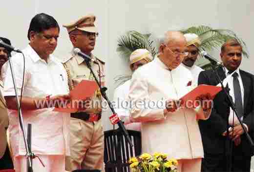 Jagadish Shettar sworn in as CM